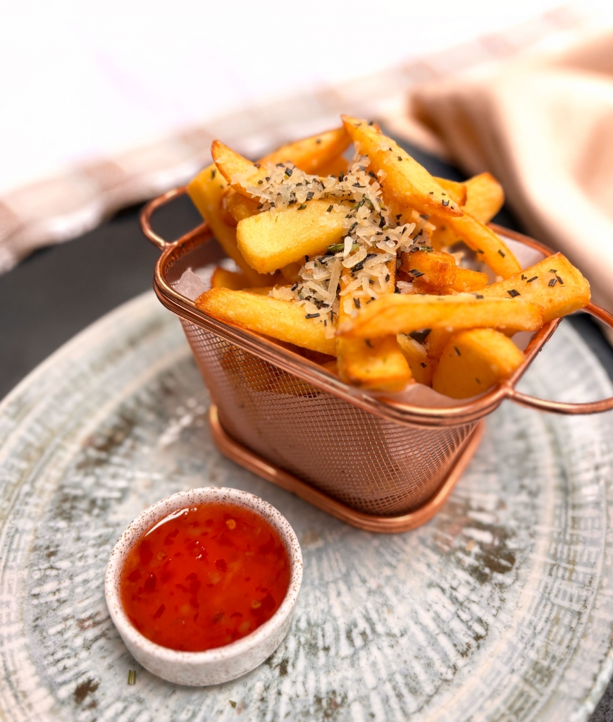 Patates Tava (Türüflü Sos İle)