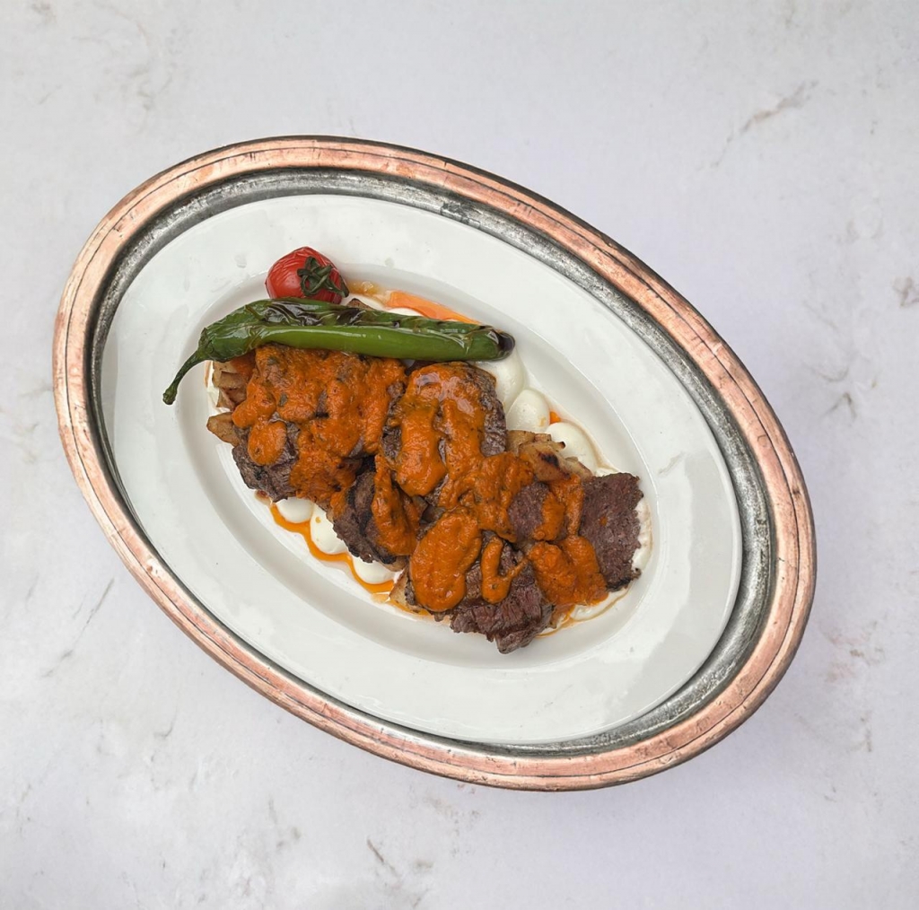 Yoğurtlu Kebap (100gr dana, 80 gr köfte)